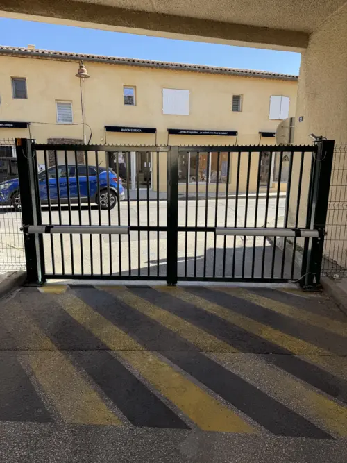 portail battant Ferplay moteur BFT GIUNO Ultra BT à Cogolin Aurelien service automatisme