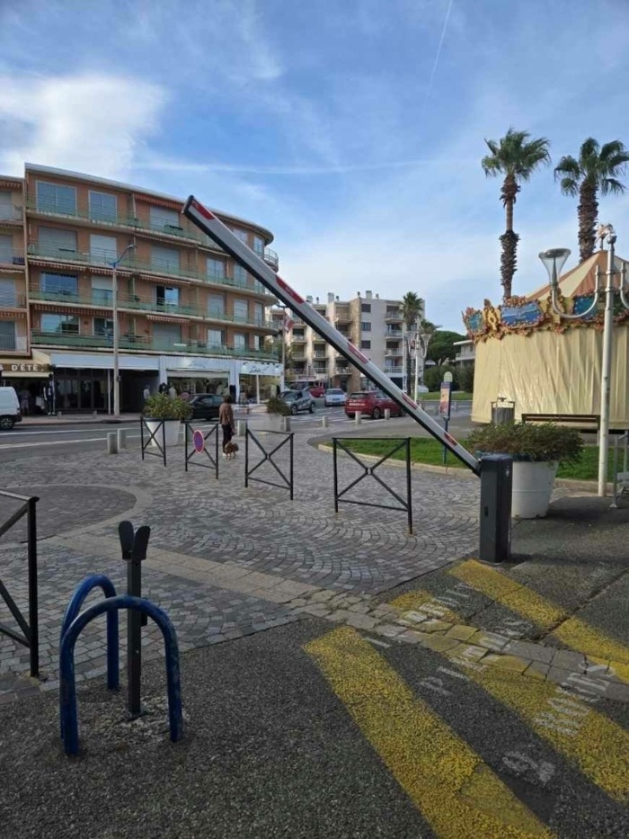 Barriere BFT Giotto sur Cavalaire posé par Aurelien service automatisme