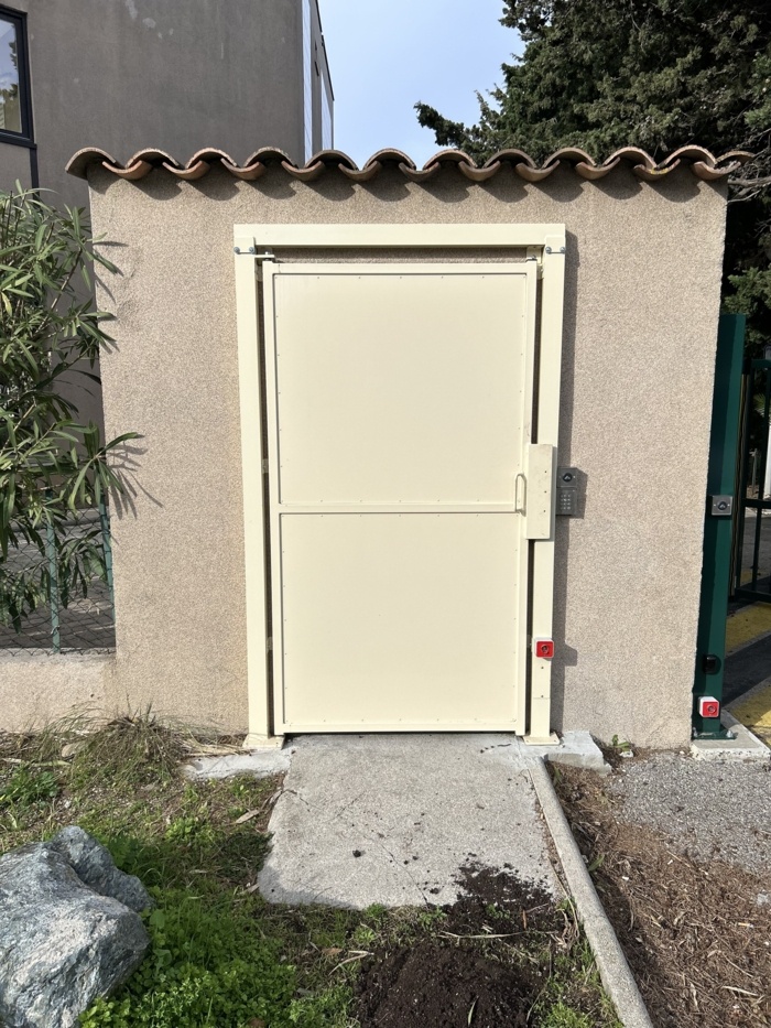 portillon FERPLAY local poubelle Aurelien service automatisme