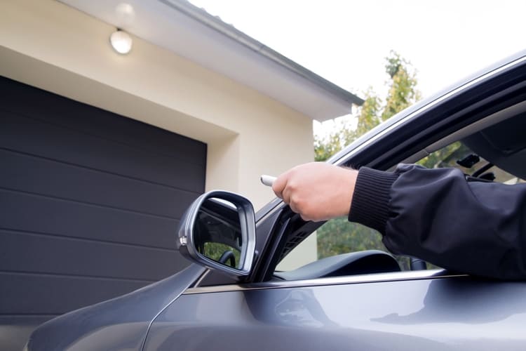 automatismes de portes de garage à COGOLIN